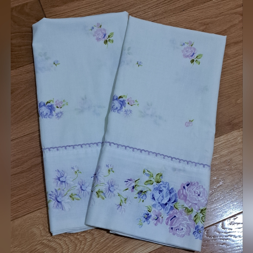 Vintage JC Penny Muslin Shabby Purple Floral Pillowcases (2)